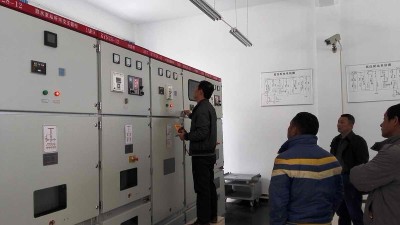 開關柜梯級式電纜橋架和槽型電纜橋架的區別【千亞電氣】
